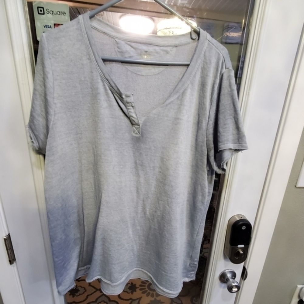 Calvin klein super soft‎ raw hem shirt